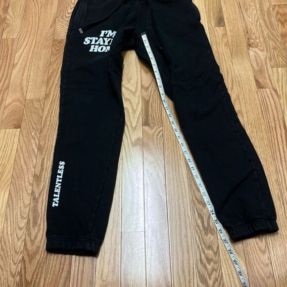 š„TALENTLESSā- IāM STAYING HOMEā SWEATPANTSš„ - Picture 4 of 5